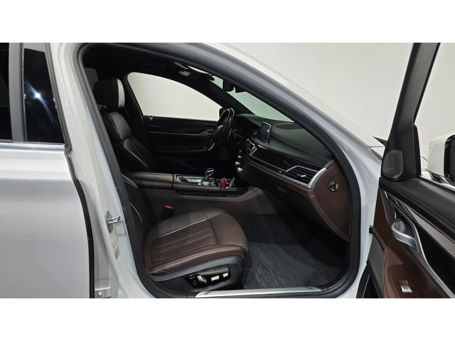 BMW 730 - автомобили, коли, обяви за нови и употребявани 8