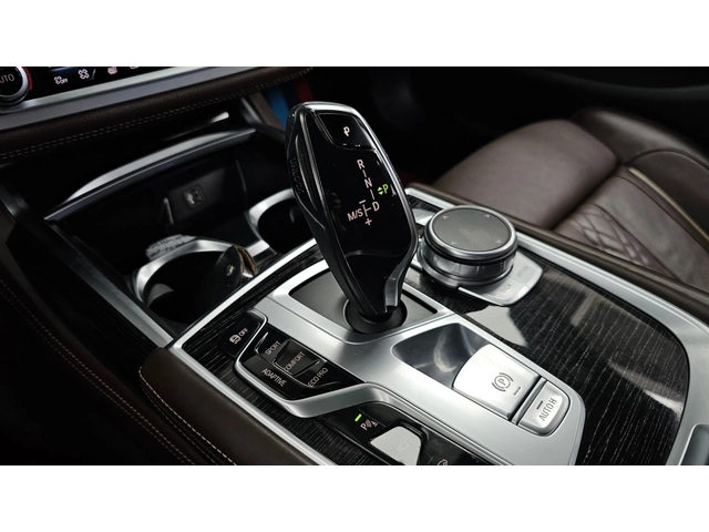 BMW 730 Ld xDrive M Sport - автомобили, коли, обяви за нови и употребявани 8