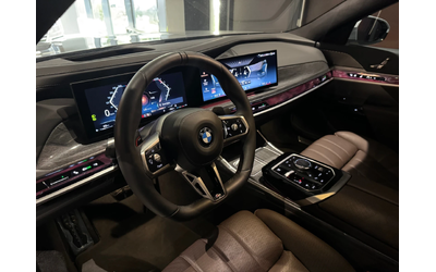 BMW 740 d xDrive M pro TV - автомобили, коли, обяви за нови и употребявани 7
