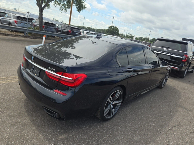 BMW 740 L M PACK FULL MAX* HARMAN* ASSISTANT* ПАНО* 360* - автомобили, коли, обяви за нови и употребявани 3