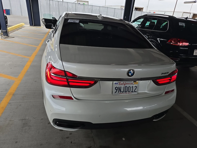 BMW 740 M PACK SHADOWLINE* HEAD UP* KEYLESS* КАМЕРА* АВТО - автомобили, коли, обяви за нови и употребявани 4