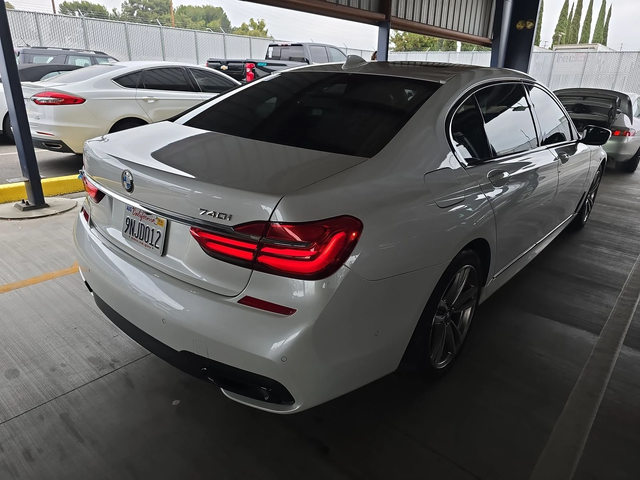 BMW 740 M PACK SHADOWLINE* HEAD UP* KEYLESS* КАМЕРА* АВТО - автомобили, коли, обяви за нови и употребявани 5