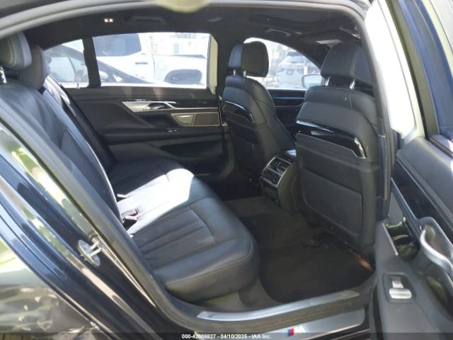 BMW 740 i M SPORT LINE Heads-Up Harman Kardon - автомобили, коли, обяви за нови и употребявани 12