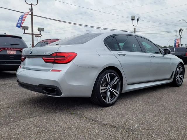 BMW 740 L M-PACK* HARMAN* KEYLESS* APLCRPL* ПАНО - автомобили, коли, обяви за нови и употребявани 4