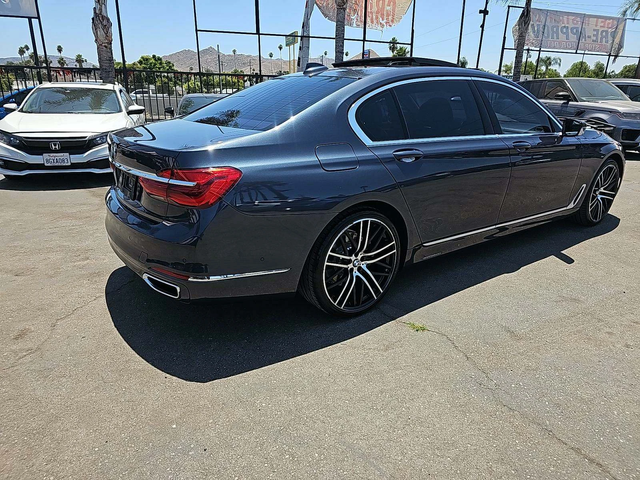 BMW 740 HEADUP* 360* DISTRONIK* AMBIENT* ОБДУХ* HARMAN* KE - автомобили, коли, обяви за нови и употребявани 2