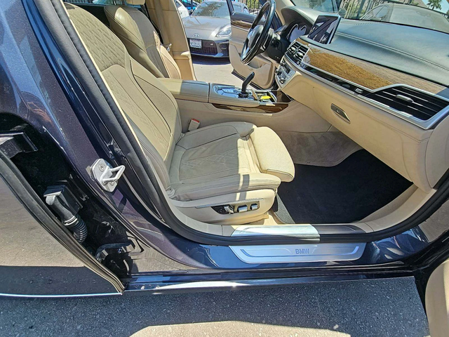 BMW 740 HEADUP* 360* DISTRONIK* AMBIENT* ОБДУХ* HARMAN* KE - автомобили, коли, обяви за нови и употребявани 7