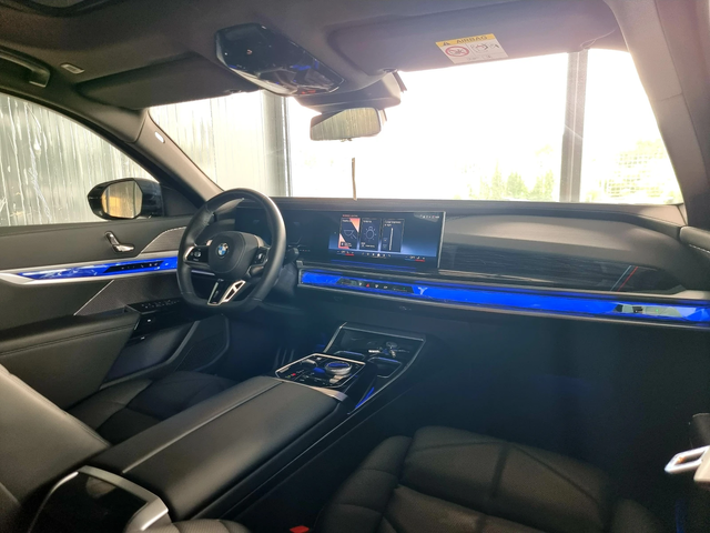 BMW 740 * INDIVIDUAL* Xdrive* Mpack* Head up* Distr* B&W* - автомобили, коли, обяви за нови и употребявани 11