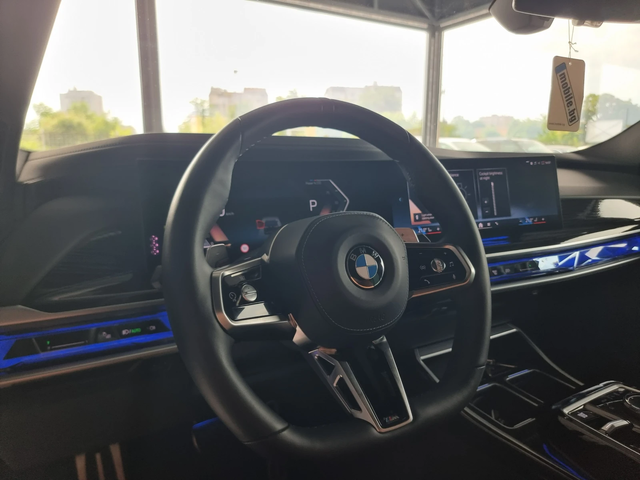 BMW 740 * INDIVIDUAL* Xdrive* Mpack* Head up* Distr* B&W* - автомобили, коли, обяви за нови и употребявани 12