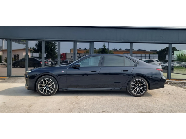 BMW 740 * INDIVIDUAL* Xdrive* Mpack* Head up* Distr* B&W* - автомобили, коли, обяви за нови и употребявани 3