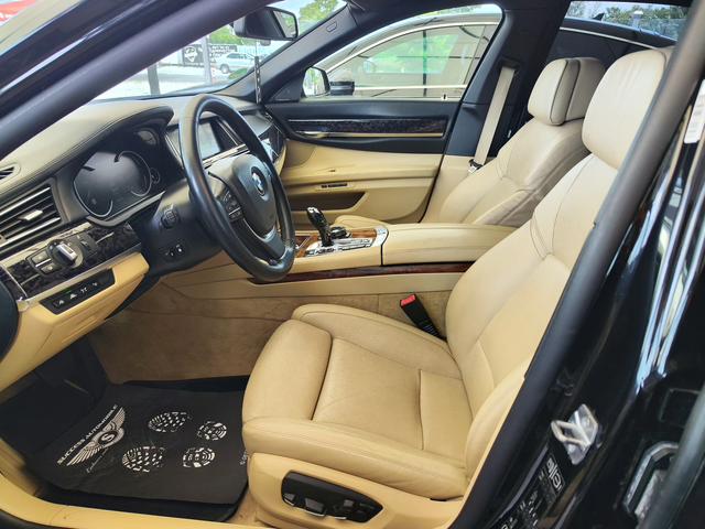 BMW 740 MPAK* 360CAM* CARBON* ALCANTAR* PODGREV* OBDUH* FA - автомобили, коли, обяви за нови и употребявани 4