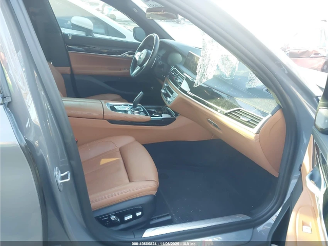 BMW 740 I / LONG / M-PACK / 360 / ОБДУХВАНЕ - автомобили, коли, обяви за нови и употребявани 6