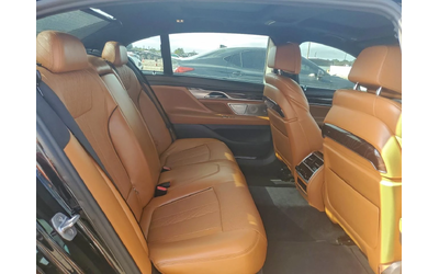 BMW 740 XDRIVE* MPACK* DISTRONIC* 360* B&W* ОРАНЖ* - автомобили, коли, обяви за нови и употребявани 9