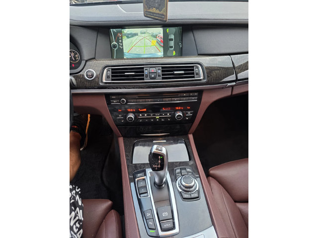 BMW 740 - автомобили, коли, обяви за нови и употребявани 10