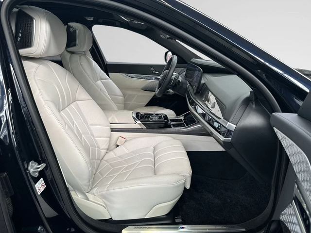 BMW 740 740d Theatre Screen - автомобили, коли, обяви за нови и употребявани 4