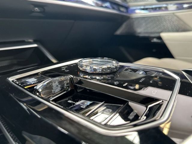 BMW 740 740d Theatre Screen - автомобили, коли, обяви за нови и употребявани 9