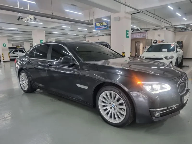 BMW 740 d xDrive - автомобили, коли, обяви за нови и употребявани 0