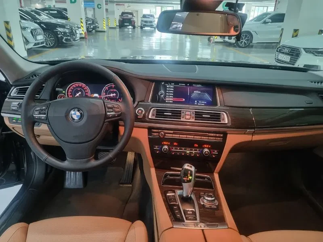 BMW 740 d xDrive - автомобили, коли, обяви за нови и употребявани 6