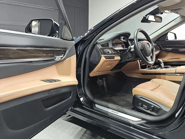 BMW 740 Li - автомобили, коли, обяви за нови и употребявани 9