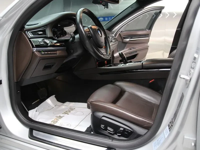 BMW 740 D xDrive Individual - автомобили, коли, обяви за нови и употребявани 10