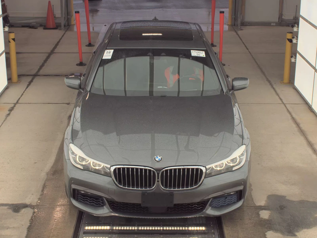 BMW 740 M* SPORT* ОБДУХВАНЕ* ХЕДЪП* 360КАМЕРА* МАСАЖ* - автомобили, коли, обяви за нови и употребявани 4