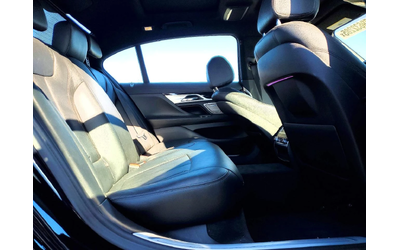 BMW 740 M* SPORT* 360КАМЕРА* LANE* ASSIST* КЕЙЛЕС* - автомобили, коли, обяви за нови и употребявани 9