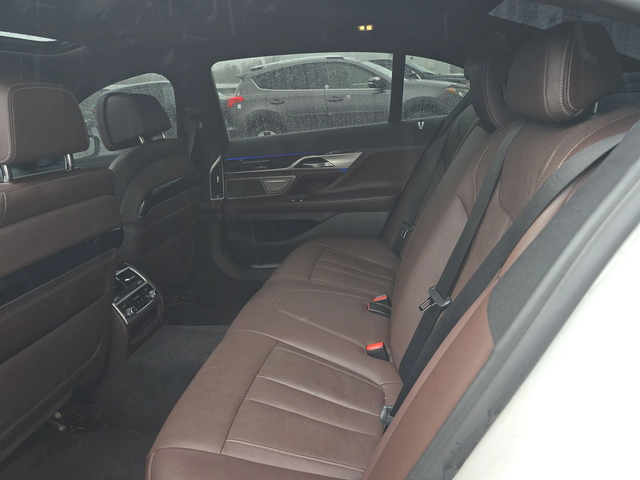 BMW 740 M* SPORT* XDRIVE* ОБДУХВАНЕ* 360КАМЕРА* LANE* ASSI - автомобили, коли, обяви за нови и употребявани 12