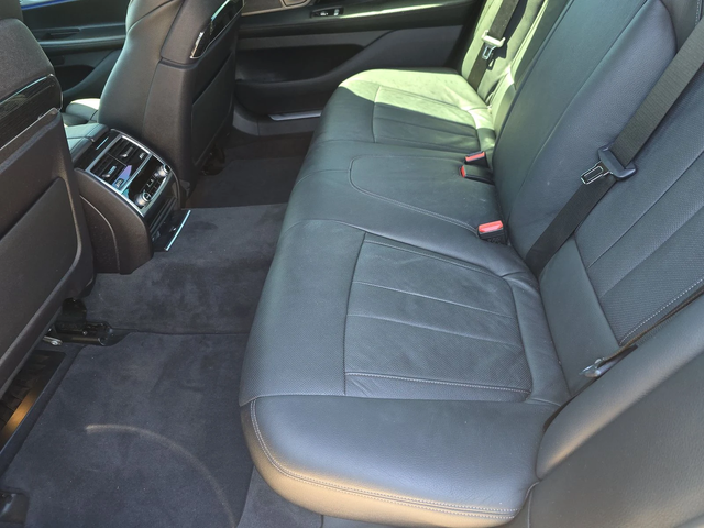 BMW 740 M* SPORT* ОБДУХВАНЕ* 360КАМЕРА* LANE* ASSIST* - автомобили, коли, обяви за нови и употребявани 13