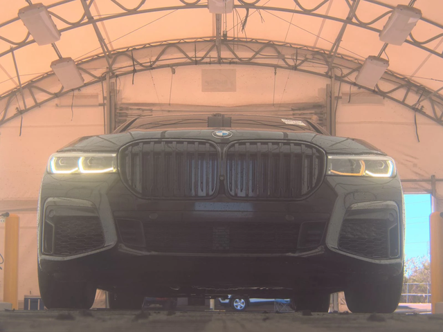 BMW 740 M* SPORT* ОБДУХВАНЕ* 360КАМЕРА* LANE* ASSIST* - автомобили, коли, обяви за нови и употребявани 4