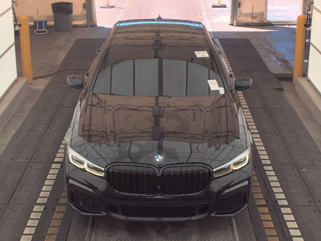BMW 740 M* SPORT* ОБДУХВАНЕ* 360КАМЕРА* LANE* ASSIST* - автомобили, коли, обяви за нови и употребявани 6