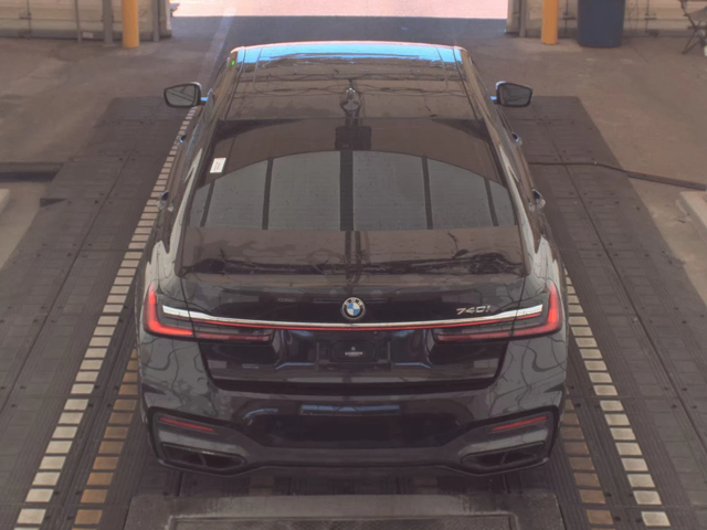 BMW 740 M* SPORT* ОБДУХВАНЕ* 360КАМЕРА* LANE* ASSIST* - автомобили, коли, обяви за нови и употребявани 7