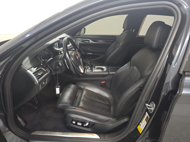 BMW 740 M* SPORT* HARMON* KARDON* ХЕДЪП* LANE* ASSIST* - автомобили, коли, обяви за нови и употребявани 10