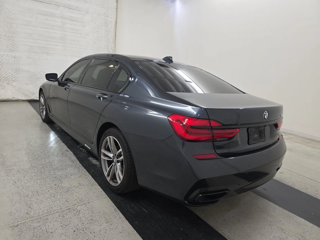 BMW 740 M* SPORT* HARMON* KARDON* ХЕДЪП* LANE* ASSIST* - автомобили, коли, обяви за нови и употребявани 3