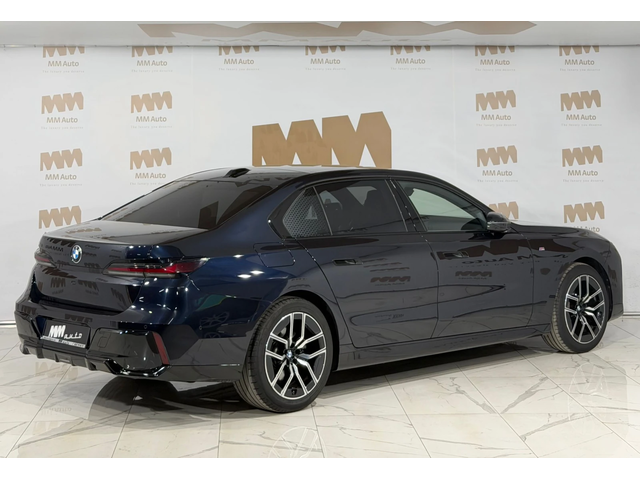 BMW 740 d xDrive* M-Sport* Bowers* SkyLounge* Massage* HuD - автомобили, коли, обяви за нови и употребявани 2