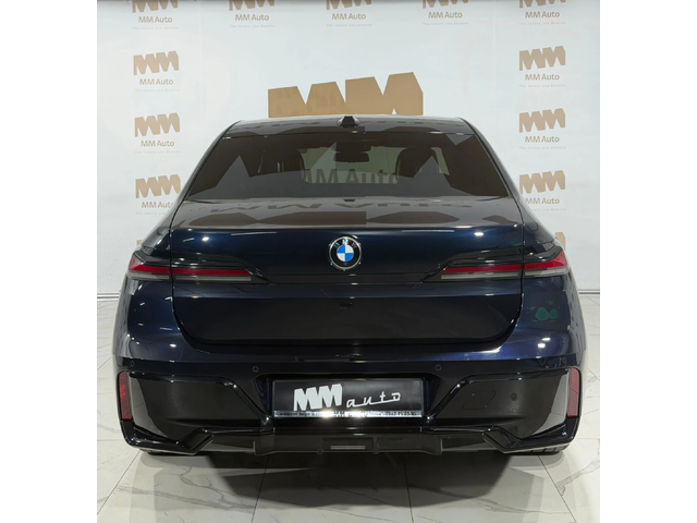BMW 740 d xDrive* M-Sport* Bowers* SkyLounge* Massage* HuD - автомобили, коли, обяви за нови и употребявани 4