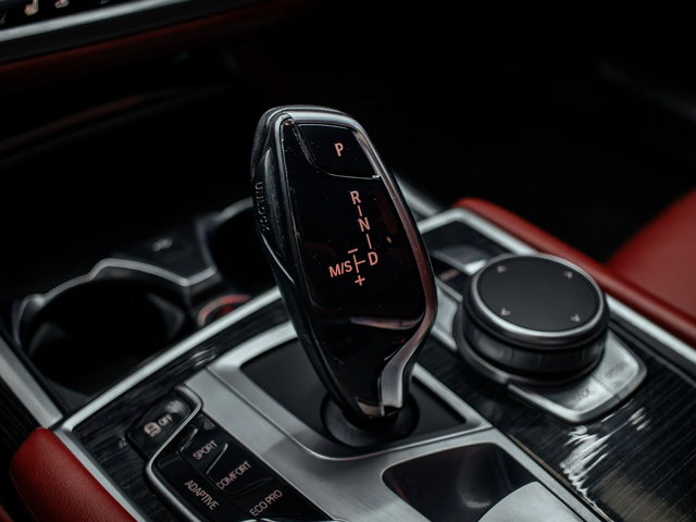 BMW 700 i* Carbon Core* ПЪЛЕН M ПАКЕТ* МАСАЖИ* ОБДУХВАНЕ* - автомобили, коли, обяви за нови и употребявани 12