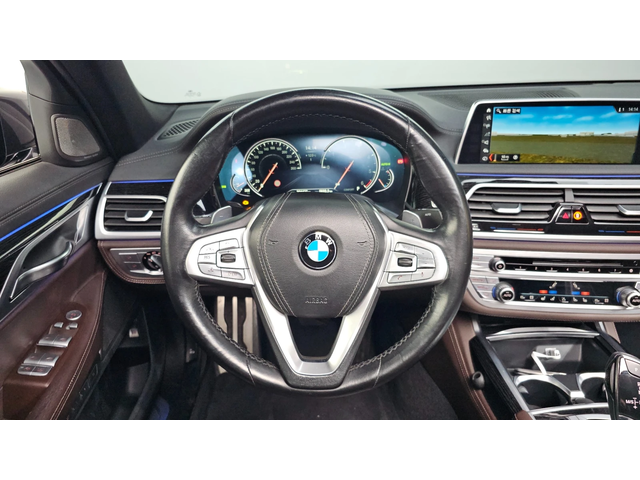 BMW 740 * ДИСТРОНИК * 360 * МАСАЖИ * HUD * АМБИЕНТНО - автомобили, коли, обяви за нови и употребявани 12