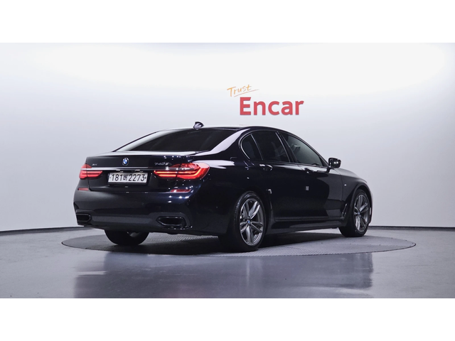 BMW 740 * ДИСТРОНИК * 360 * МАСАЖИ * HUD * АМБИЕНТНО - автомобили, коли, обяви за нови и употребявани 1