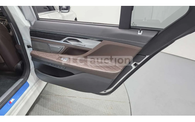 BMW 740 Li * IDIVIDUAL* МАСАЖ* ЛАЗЕР* ОБДУХВАНЕ* FULL* - автомобили, коли, обяви за нови и употребявани 8