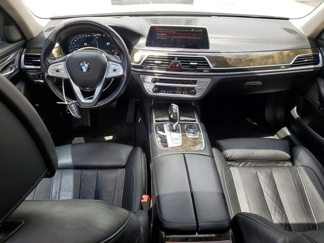 BMW 740 Li| DISTRONIC| LASER| HUD| HARMAN| MASSAGE - автомобили, коли, обяви за нови и употребявани 7