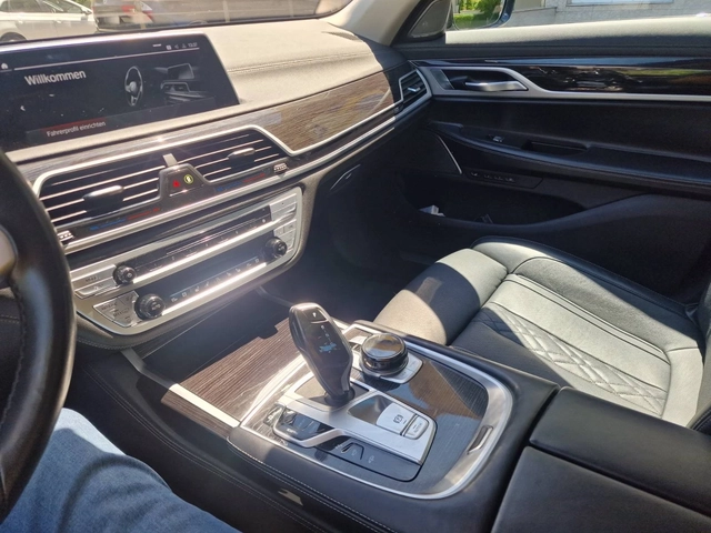 BMW 740 4.4 - автомобили, коли, обяви за нови и употребявани 11