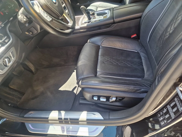 BMW 740 4.4 - автомобили, коли, обяви за нови и употребявани 12