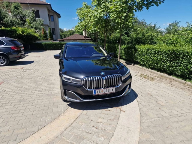 BMW 740 4.4 - автомобили, коли, обяви за нови и употребявани 1