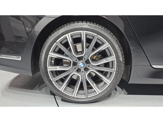 BMW 700 XDRIVE LI| M| ОБДУХ| МАСАЖИ| 360| HUD| ОПЦИЯ ЗА ЛИ - автомобили, коли, обяви за нови и употребявани 4