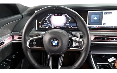 BMW 740 - автомобили, коли, обяви за нови и употребявани 12