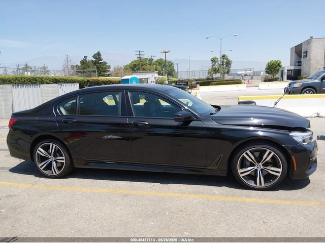 BMW 740 M PACK* HEADUP* HARMAN KARDON* ВАКУМ* ADAPTIVE LED - автомобили, коли, обяви за нови и употребявани 12