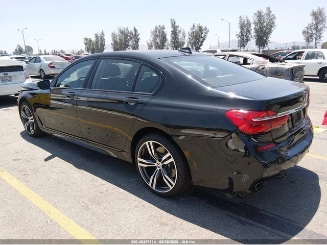 BMW 740 M PACK* HEADUP* HARMAN KARDON* ВАКУМ* ADAPTIVE LED - автомобили, коли, обяви за нови и употребявани 2