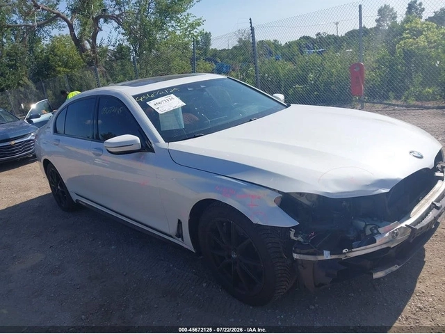 BMW 740 E xDrive PERFORMANCE* M SPORT* HEAD UP* PANO - автомобили, коли, обяви за нови и употребявани 1