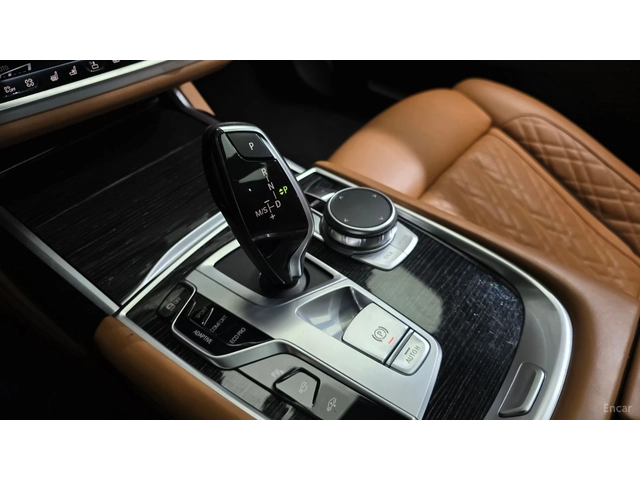 BMW 740 XDRIVE* MSPORT* DISTRONIC* 360* ОБДУХВАНЕ* МАСАЖИ* - автомобили, коли, обяви за нови и употребявани 12