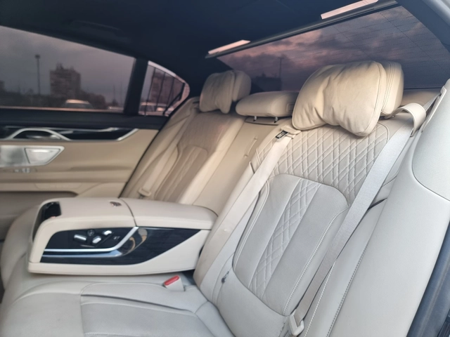 BMW 740 Xdrive* INDIVIDUAL* Bowers and Walkins* Mpack* Kam - автомобили, коли, обяви за нови и употребявани 9