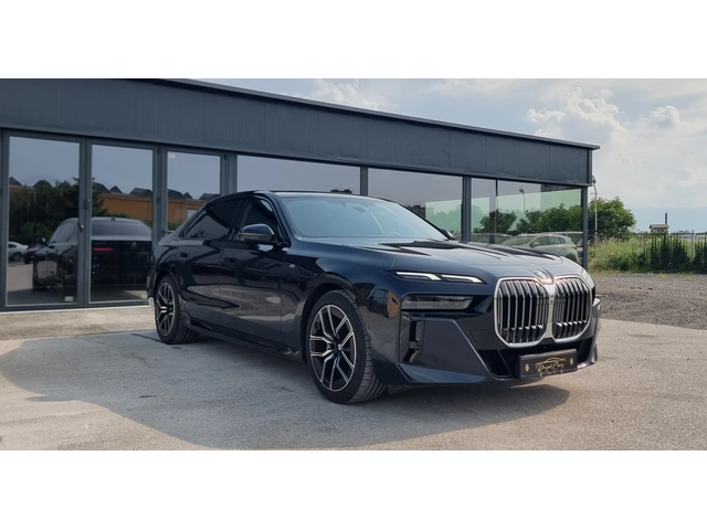 BMW 740 * INDIVIDUAL* Xdrive* Mpack* Head up* Distr* B&W* - автомобили, коли, обяви за нови и употребявани 2